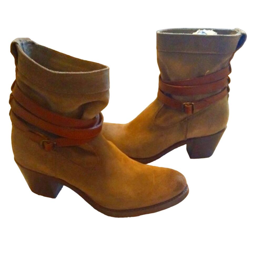 Frye Jane Strappy Short Boot • Gray Suede Leather w/Brown Leather Good condition